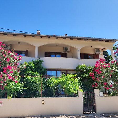 Apartments Busic Biograd Na Moru Exterior foto